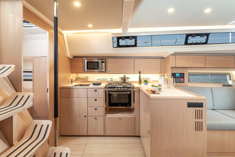 Book yachts online - sailboat - Bavaria C42 - no name - rent