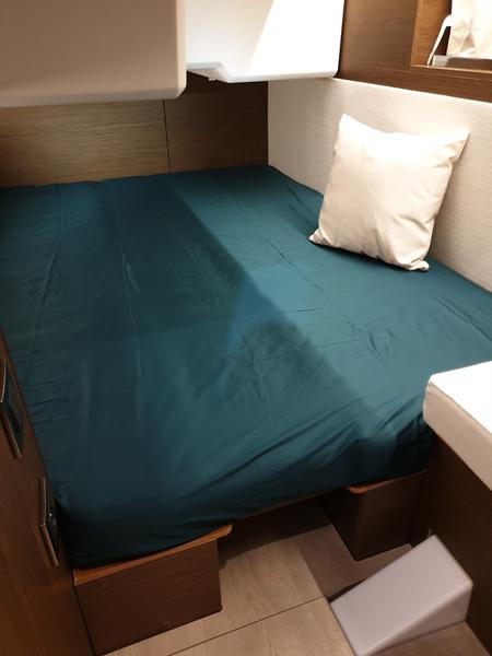 Book yachts online - motorboat - Jeanneau NC 37 - Mimi' - rent