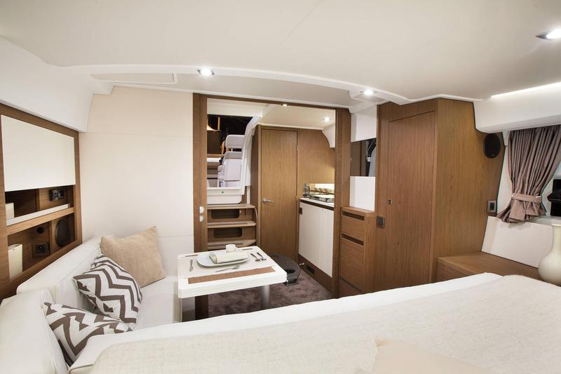 Book yachts online - motorboat - Leader 36 - Partenope - rent