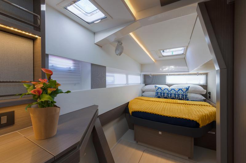 Book yachts online - catamaran - Leopard 45 - Manaphy - rent