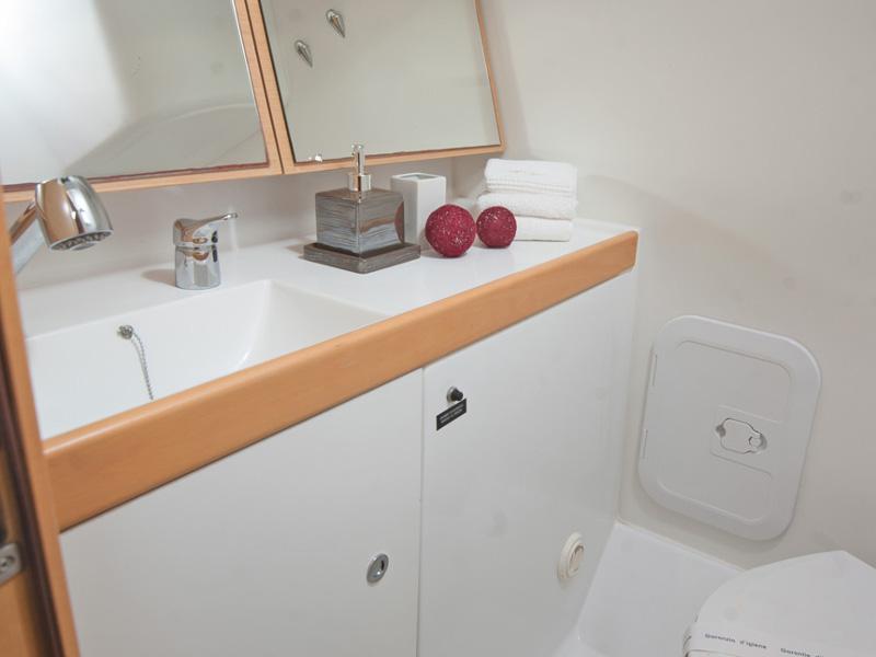 Book yachts online - sailboat - First 35 - KALYPSO - rent