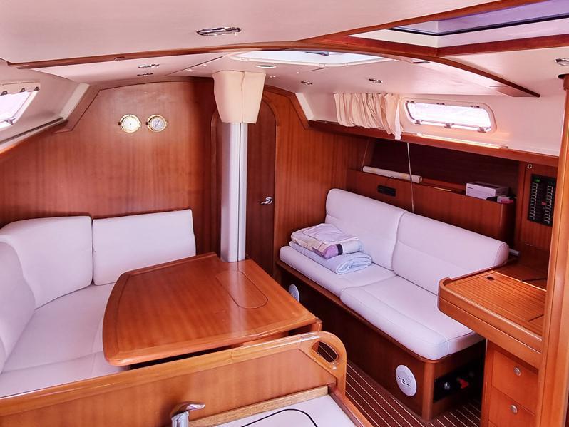 Book yachts online - sailboat - Salona 40 - Oya - rent