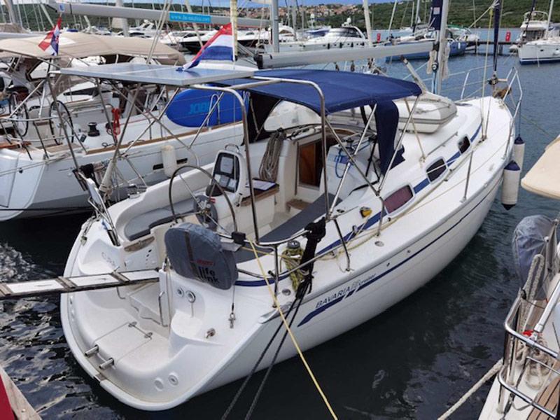 Book yachts online - sailboat - Bavaria 33 Cruiser - Cura - rent