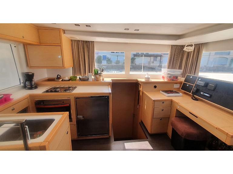 Book yachts online - catamaran - Lagoon 450F - Aldabra - rent