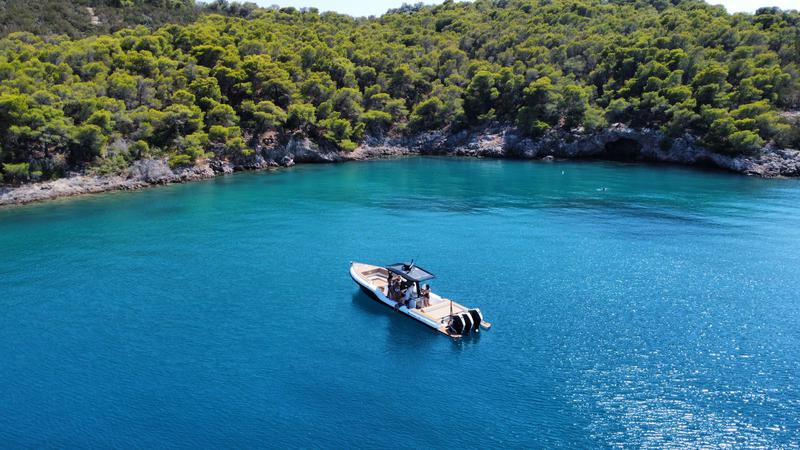 Book yachts online - motorboat - Rafnar 1200 T-Top - AX1 - rent