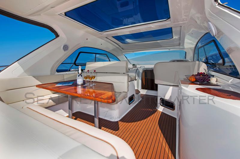 Book yachts online - motorboat - Bavaria Sport 44 HT - Paluma - rent