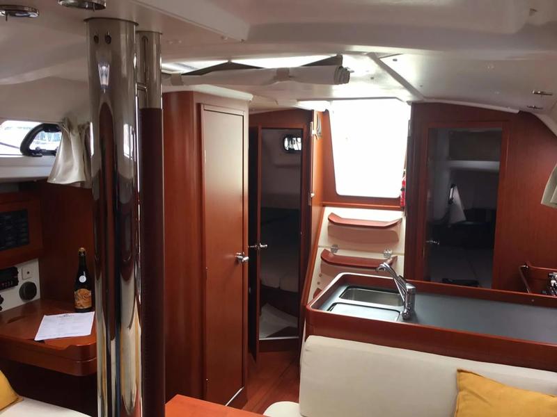 Book yachts online - sailboat - Dufour 375 - Chifoumi - rent
