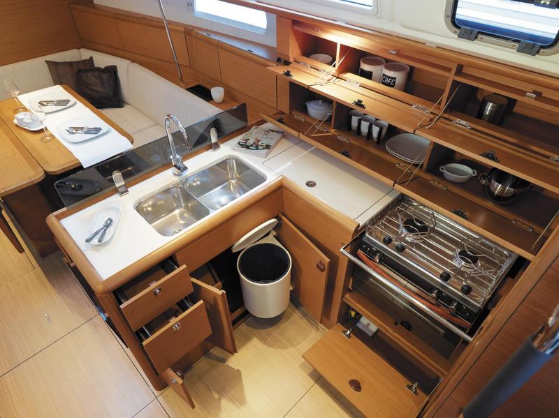 Book yachts online - sailboat - Sun Odyssey 379 - Glazdo - rent