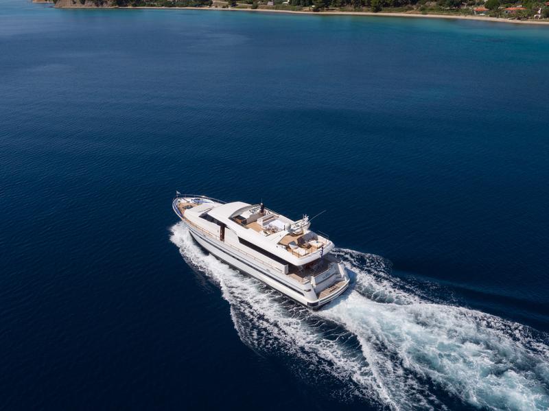 Book yachts online - motorboat - San Lorenzo SL 82 - Bird - rent