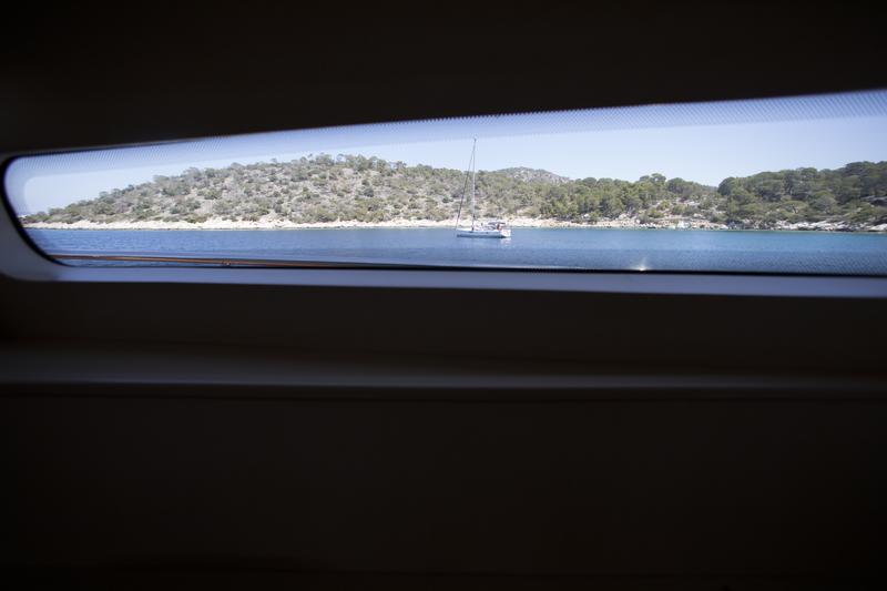 Book yachts online - motorboat - Maiora 108 - Princess L - rent