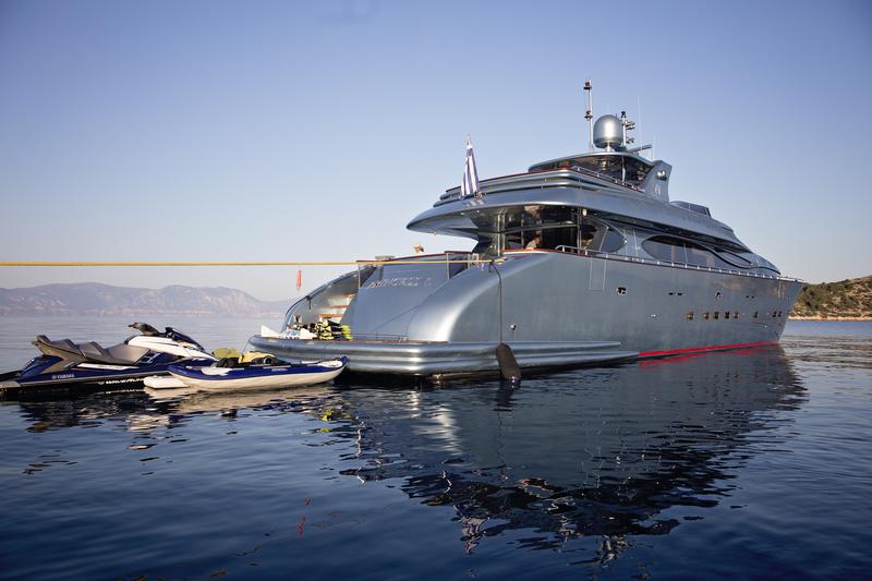 Book yachts online - motorboat - Maiora 108 - Princess L - rent