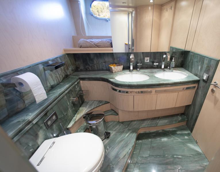 Book yachts online - motorboat - Maiora 108 - Princess L - rent