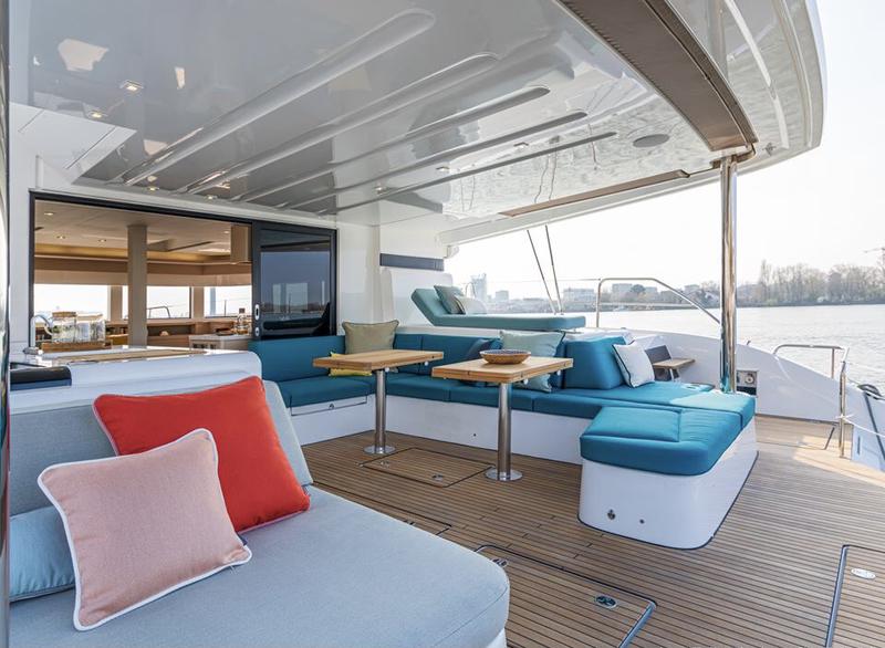 Book yachts online - catamaran - Lagoon 55 - Hydrus - rent