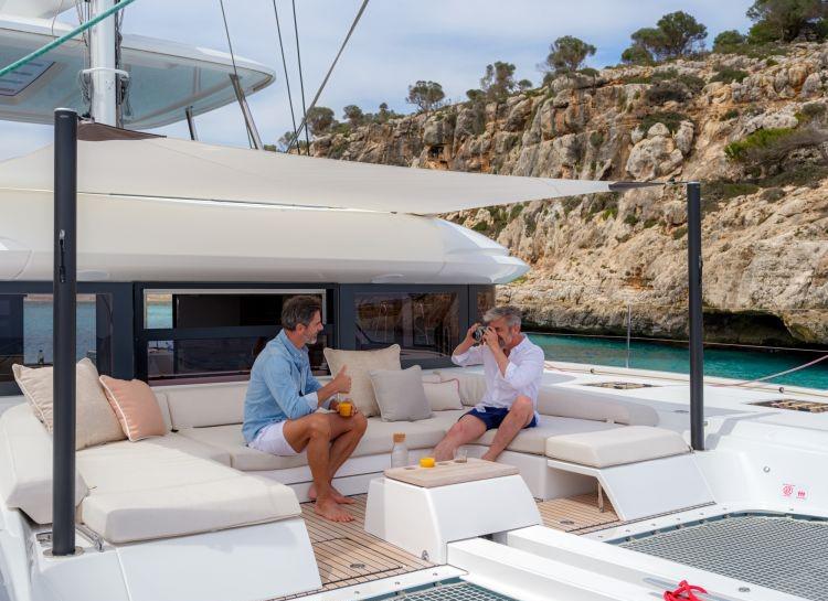 Book yachts online - catamaran - Lagoon 55 - Hydrus - rent