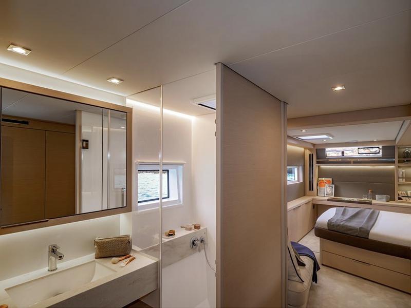 Book yachts online - catamaran - Lagoon 55 - Hydrus - rent