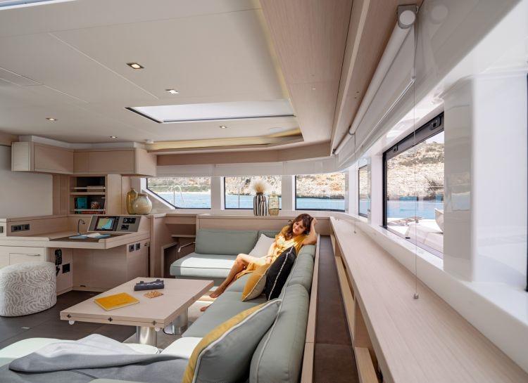 Book yachts online - catamaran - Lagoon 55 - Hydrus - rent