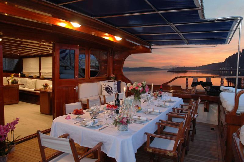 Book yachts online - other - Custom Motor Sailer 124' - Matina - rent