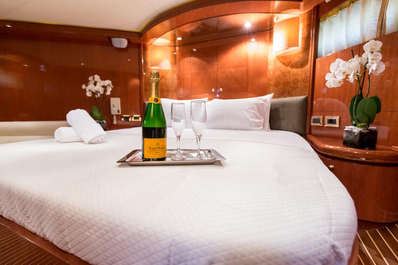 Book yachts online - motorboat - Horizon 2210 - Marlin  - rent
