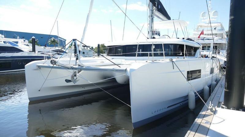Book yachts online - catamaran - Lagoon 46  Premium A/C - Lily - rent