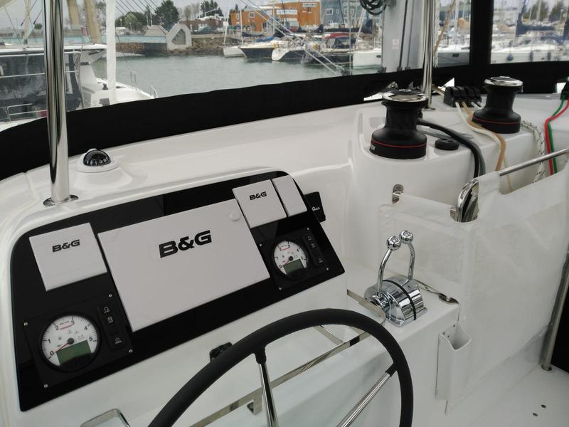 Book yachts online - catamaran - Lagoon 42 Premium A/C - Sol - rent