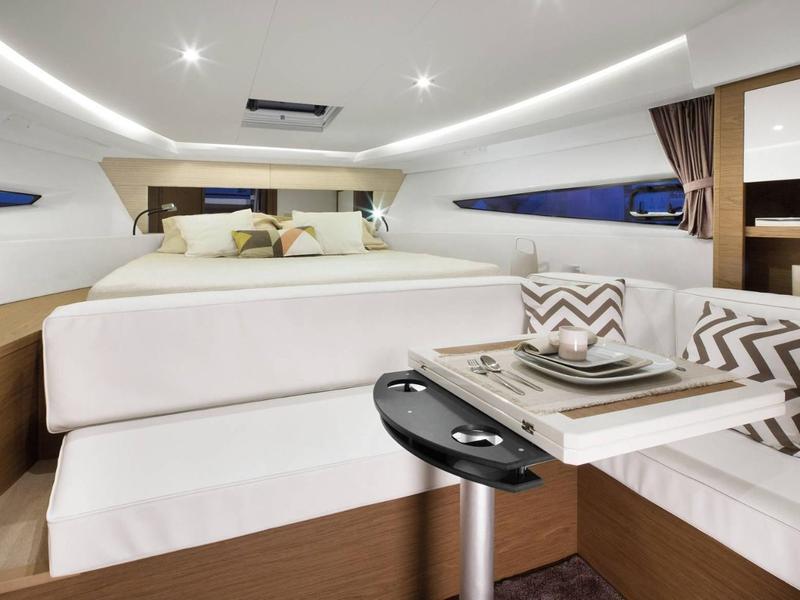 Book yachts online - motorboat - Leader 36 - SARA - rent