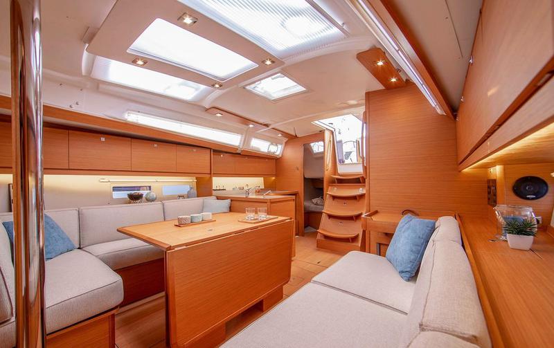 Book yachts online - sailboat - Dufour 390 Grand Large - LAL - rent