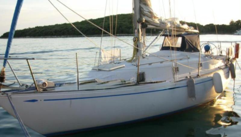Book yachts online - sailboat - Alpa 950 - Mini Swan - rent