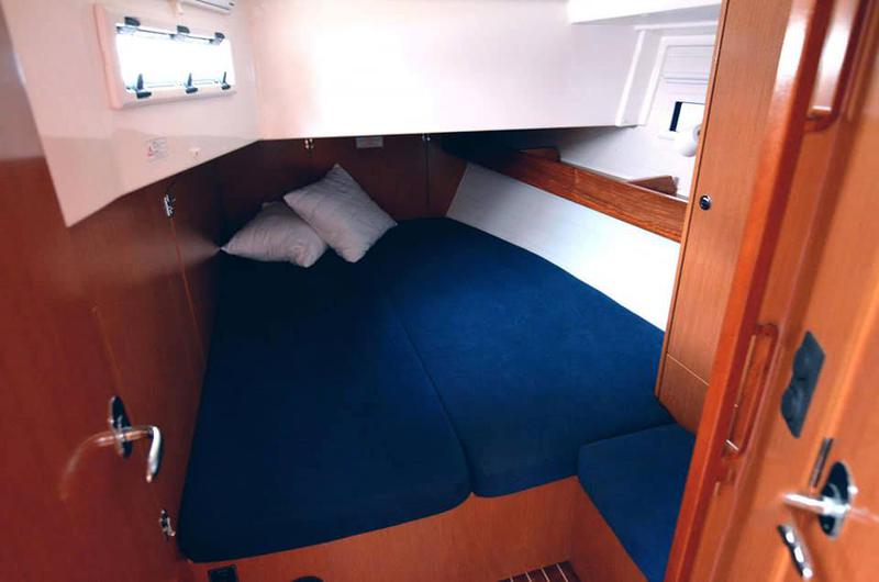 Book yachts online - sailboat - Bavaria Cruiser 45 - Nouvelle Vague - rent