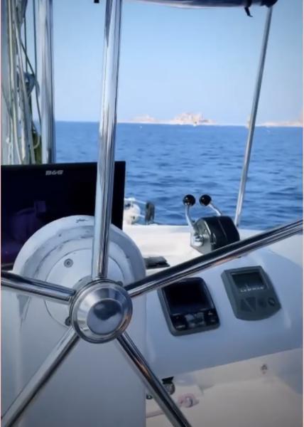Book yachts online - catamaran - Lagoon 52F - Mercurey - rent