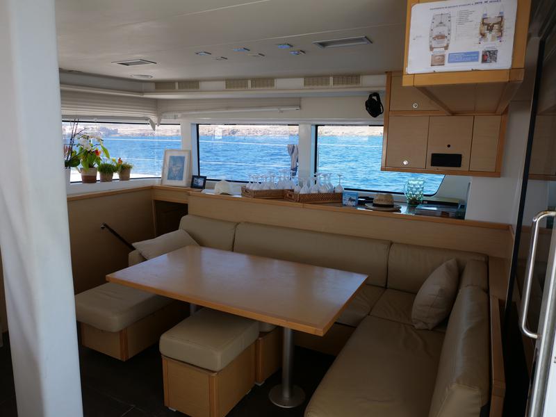 Book yachts online - catamaran - Lagoon 52F - Mercurey - rent