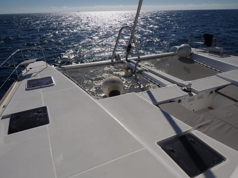 Book yachts online - catamaran - Lagoon 52F - Mercurey - rent