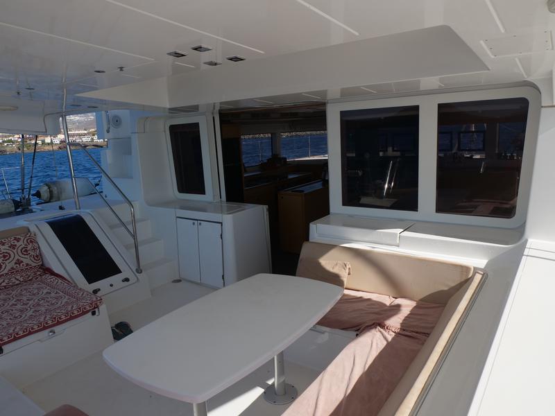 Book yachts online - catamaran - Lagoon 52F - Mercurey - rent