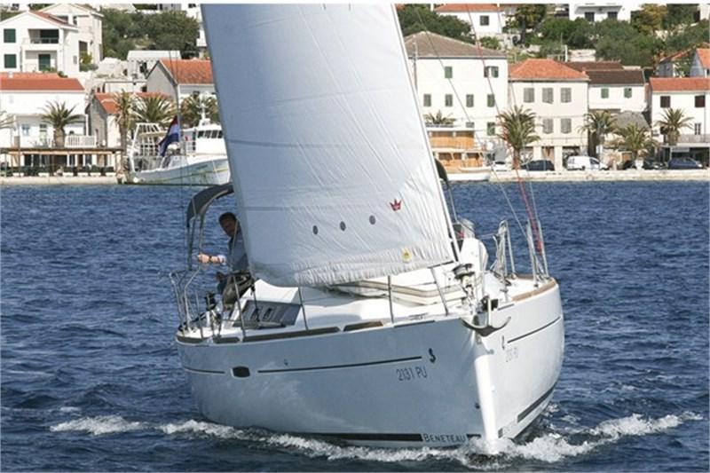Book yachts online - False - Oceanis 34 (2Cab) - LL Skyhawk - rent