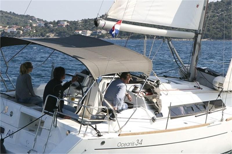 Book yachts online - False - Oceanis 34 (2Cab) - LL Skyhawk - rent