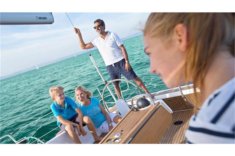 Book yachts online - False - Bavaria Cruiser 41 (3Cab) - Flipper - rent