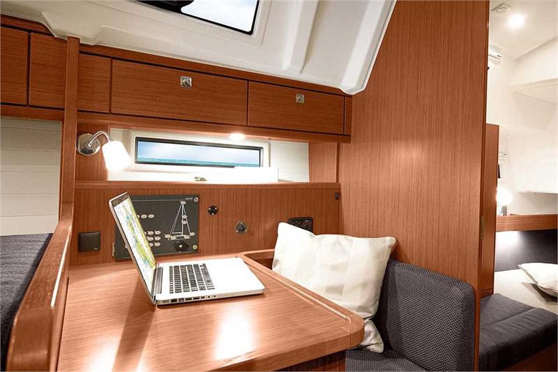Book yachts online - False - Bavaria Cruiser 41 (3Cab) - Maestral - rent