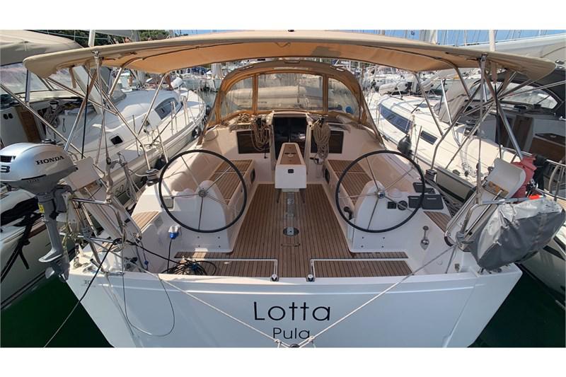Book yachts online - False - Dufour 382 Grand Large (3Cab) - Lotta - rent