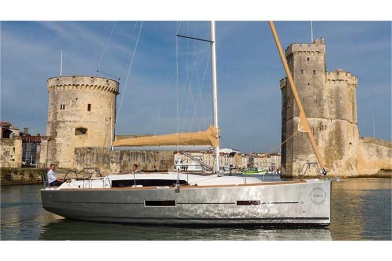 Book yachts online - False - Dufour 382 Grand Large (3Cab) - Lotta - rent