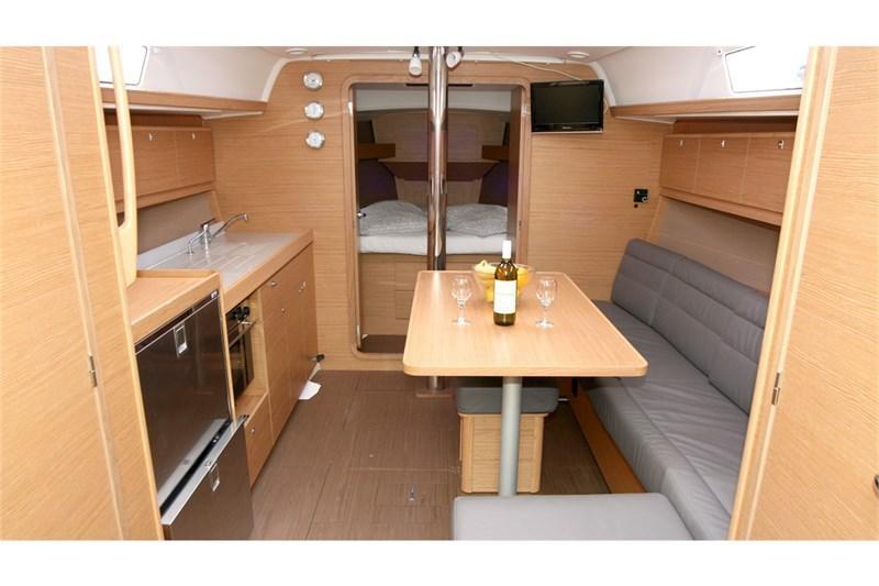 Book yachts online - False - Dufour 382 Grand Large (3Cab) - Lotta - rent