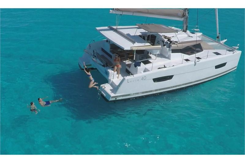 Book yachts online - False - Lucia 40 (4Cab) - Leon - rent
