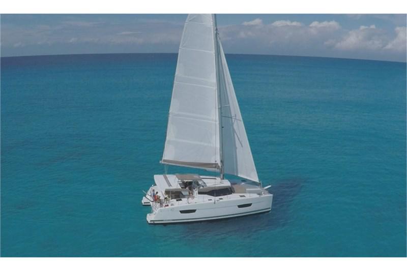 Book yachts online - False - Lucia 40 (4Cab) - Leon - rent