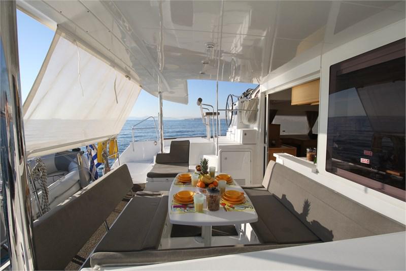 Book yachts online - False - Lagoon 400-S2 (4Cab) - Sailing Blue 4 - rent