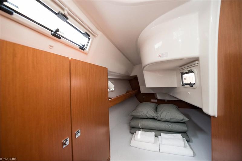 Book yachts online - False - Bavaria Cruiser 34 (2cab) - Lia - rent