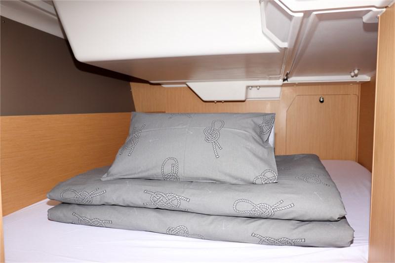 Book yachts online - False - Oceanis 38.1 (3Cab) - Dama - rent