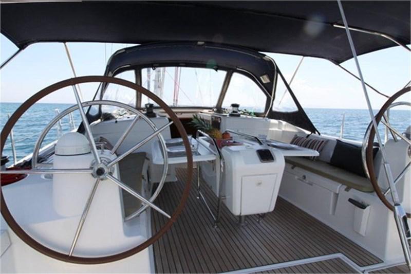 Book yachts online - False - Sun Odyssey 509 (5Cab) - King of hearts - rent