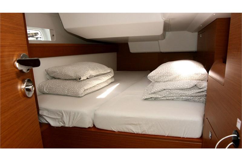 Book yachts online - False - Sun Odyssey 479 (4Cab) - Vencel - rent