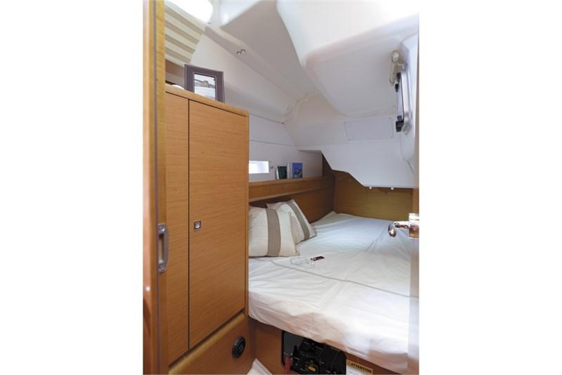Book yachts online - False - Sun Odyssey 389 (3Cab) - Suzie Q - rent