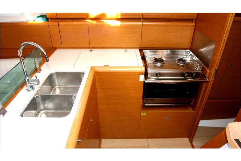 Book yachts online - False - Sun Odyssey 389 (3Cab) - Sound of Silence - rent
