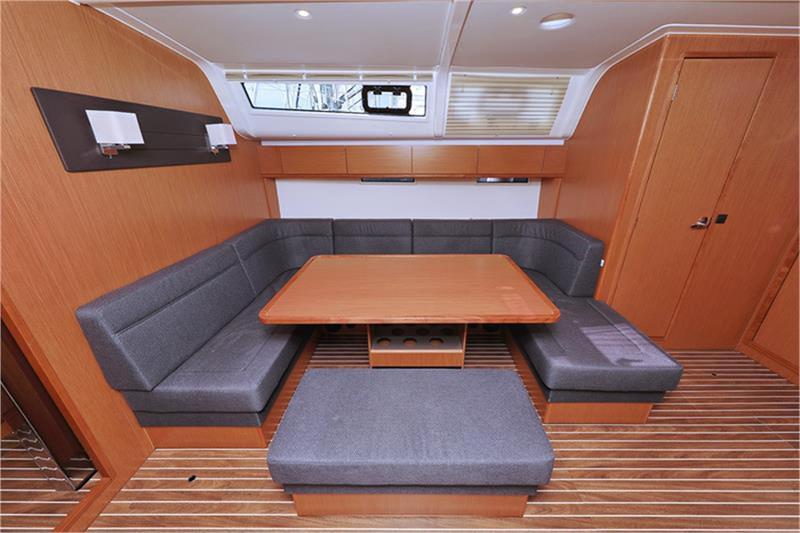 Book yachts online - False - Bavaria Cruiser 51 (5Cab) - Bonnytta - rent