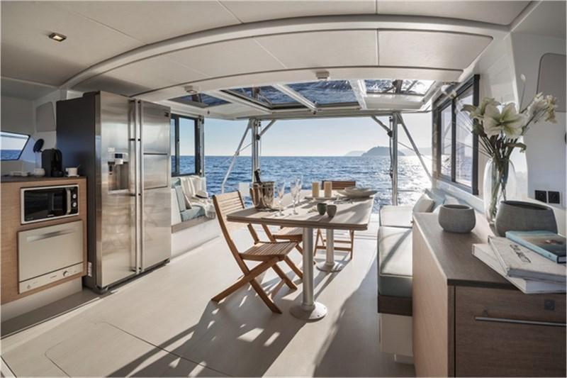 Book yachts online - False - Bali 4.3 (4+2Cab) - moonlight - rent